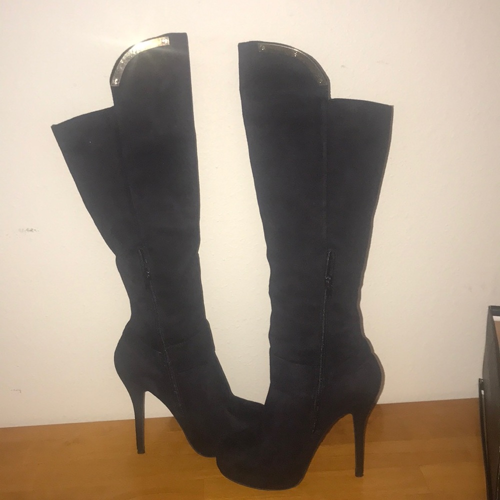 Gently Worn- Suede High Heel Boots